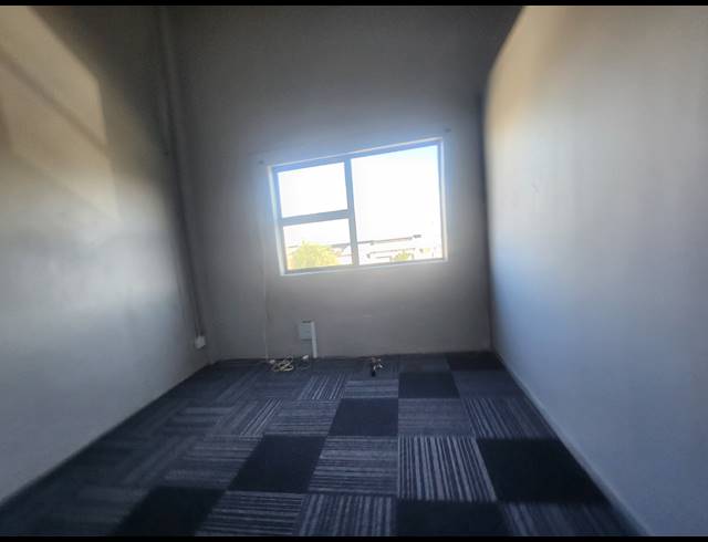 400M² WAREHOUSE FOR SALE IN HALFWAY HOUSE